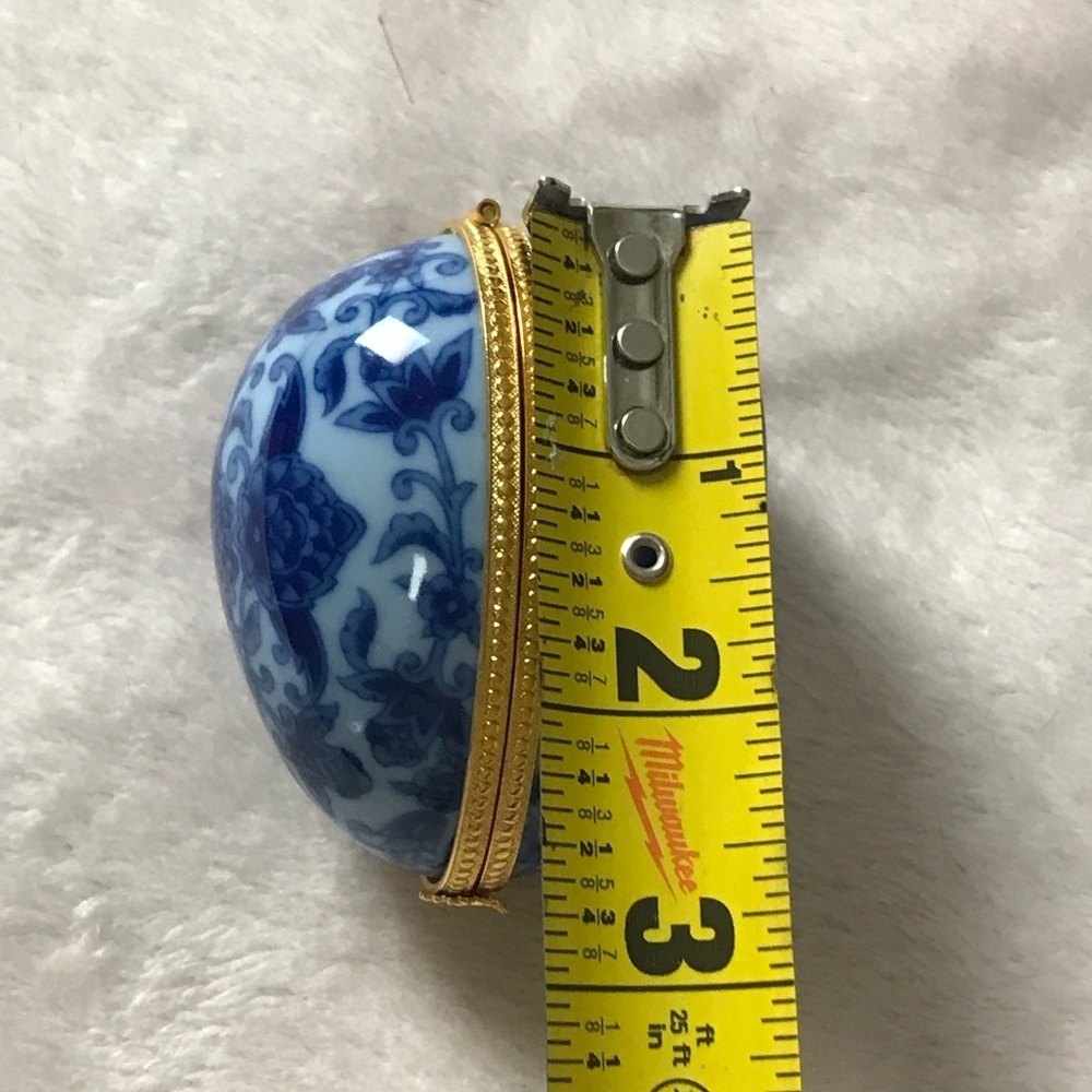 Designed By Shibata Japan Porcelain Hand Painted Egg Shaped Hinged Trinket Box - Picture 12 of 13